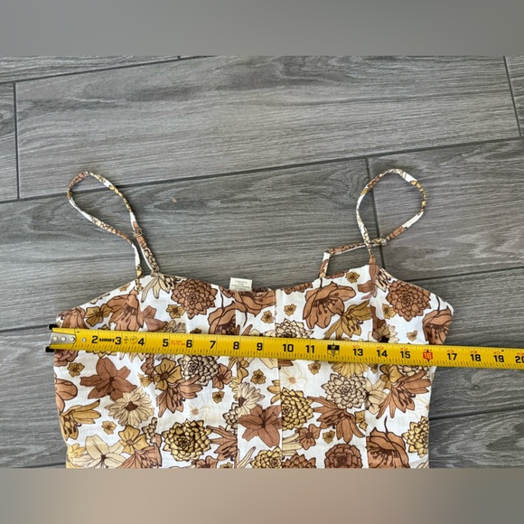 C&C California|Brown Floral linen matching set in Spaghetti Strap Top & Shorts• - Picture 13 of 14